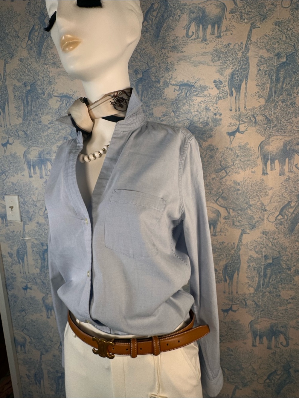 GAP Light Blue Shirt with White Logo Tag - Picture 3 of 7